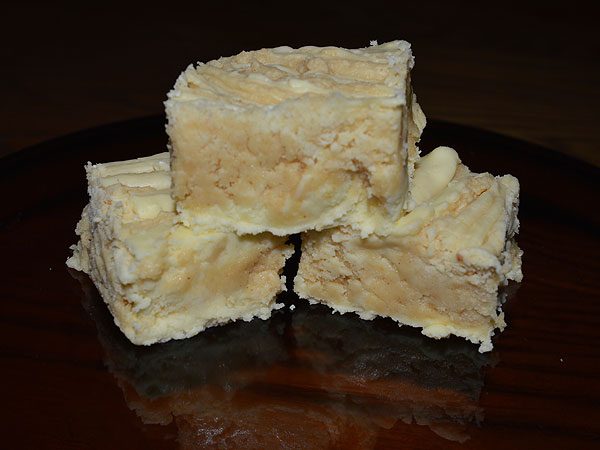 Creamy Banana and Peanut Butter Fudge